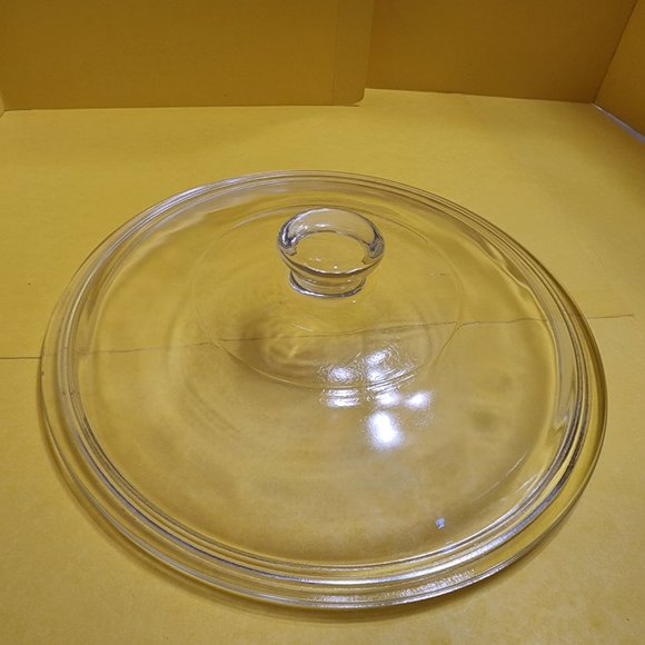 Fire King "Meadow Green" 1- 1/2qt. Round Casserole with Glass Lid Anchor Hocking - Picture 13 of 16